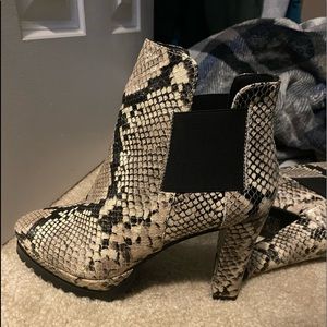 NWOT All Saints Size 7 Snakeskin Boot
